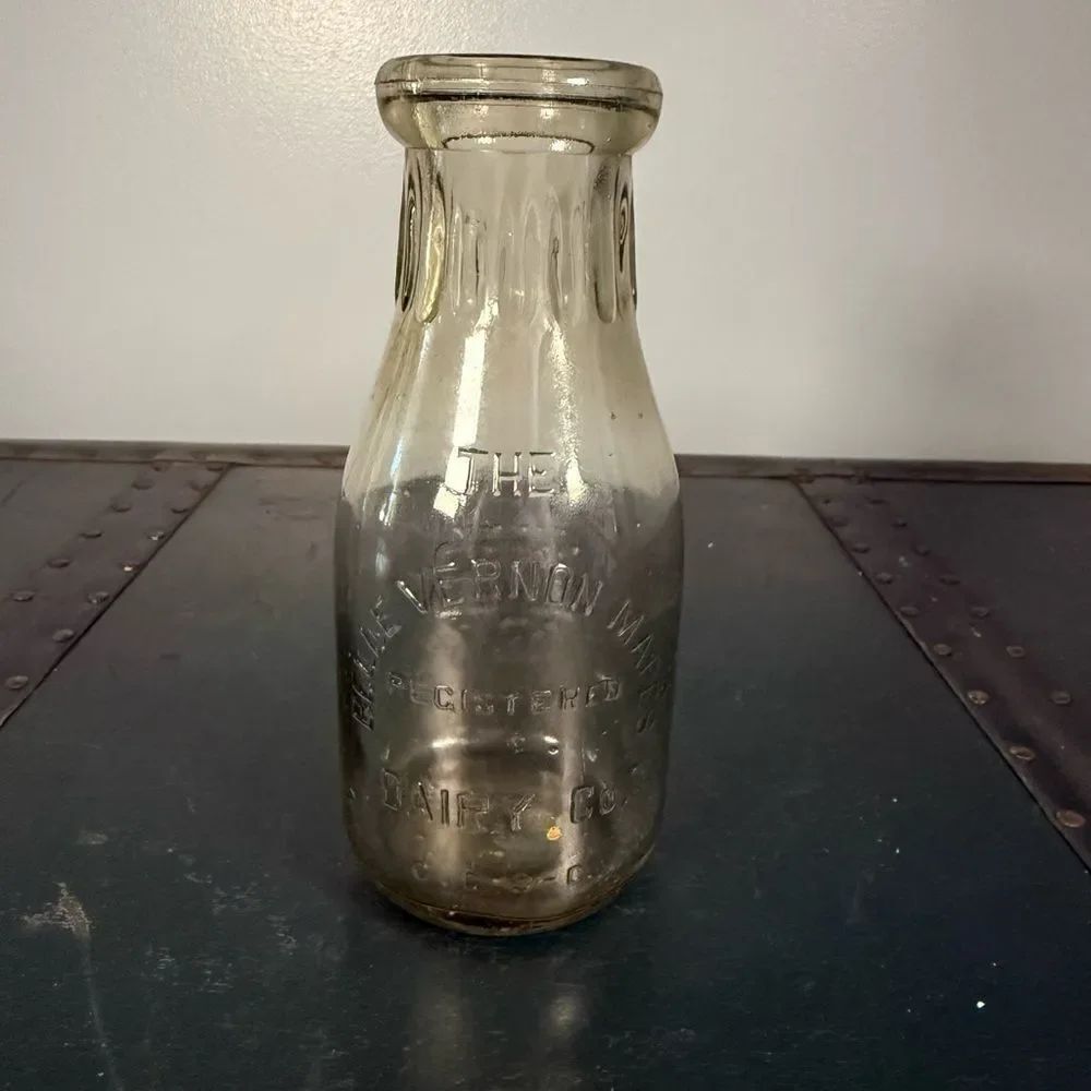 Rare Belle Vernon Mapes Dairy Embossed Pint Milk Bottle Cleveland Ohio OH